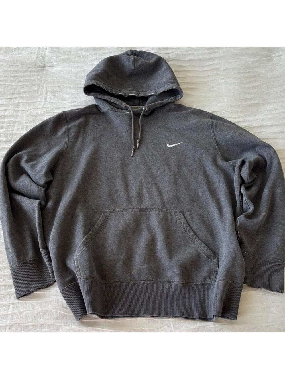 Nike Men's Grey and Black Hoody